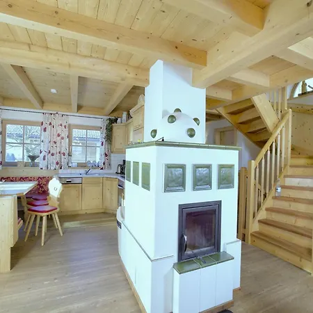 Chalet Quiet With Sauna In Koenigsleiten *