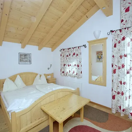 Quiet With Sauna In Koenigsleiten