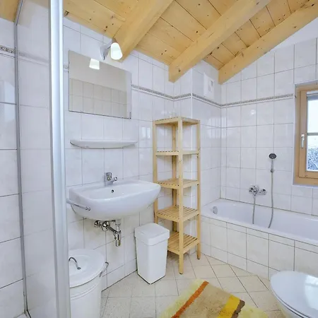 Quiet With Sauna In Koenigsleiten Wald im Pinzgau