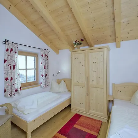 Chalet Quiet With Sauna In Koenigsleiten *